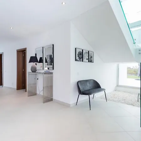 度假居 Luxury Contemporary Very Close Of The *